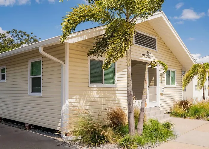 Cozy Coastal Cottages Of Dunedin 1